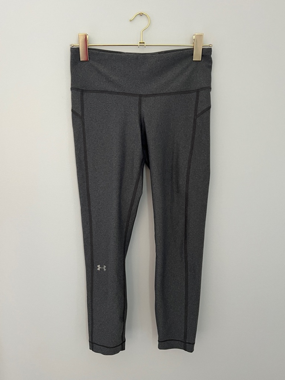 Under Armour Compression HEATGEAR Gray Capri Leggings Style #1352538 Size M